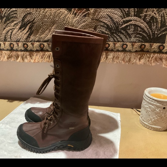 LNWOT UGG Adirondack III Waterproof - Picture 1 of 9